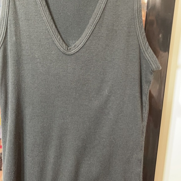 James Peres size 3 v-neck tank top - Picture 5 of 8